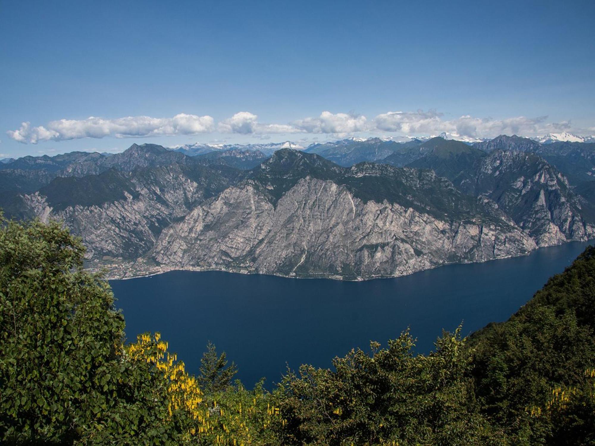 Infinity View Garda Lake Тенно Экстерьер фото