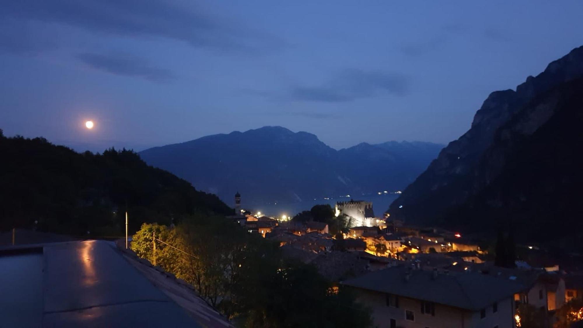 Infinity View Garda Lake Тенно Экстерьер фото