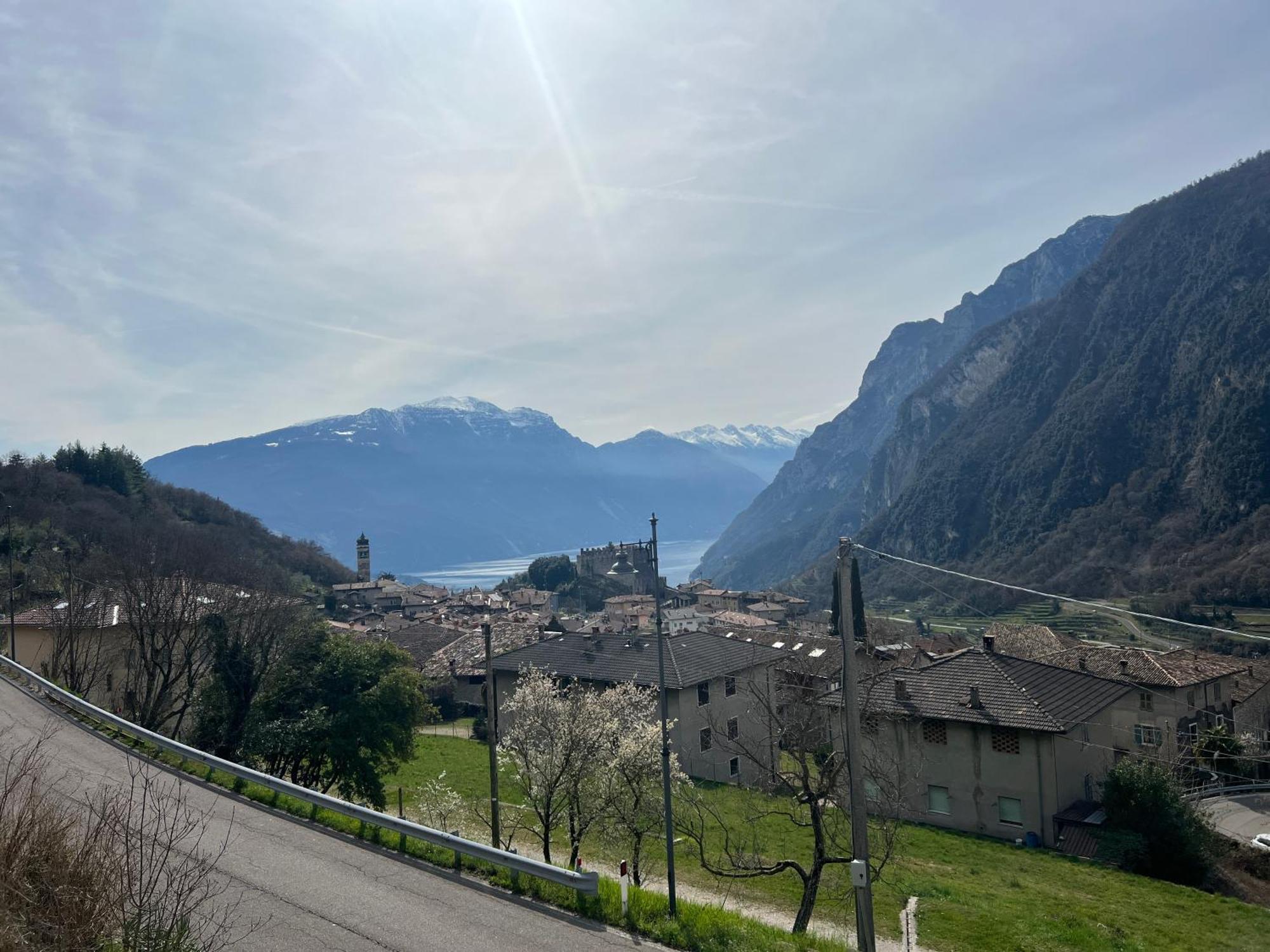 Infinity View Garda Lake Тенно Экстерьер фото